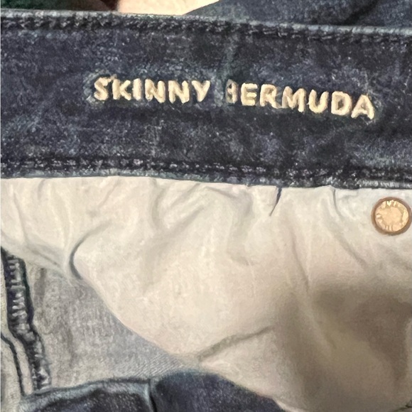 American Eagle Outfitters Women's Deep Blue Jean Shorts - Picture 4 of 5